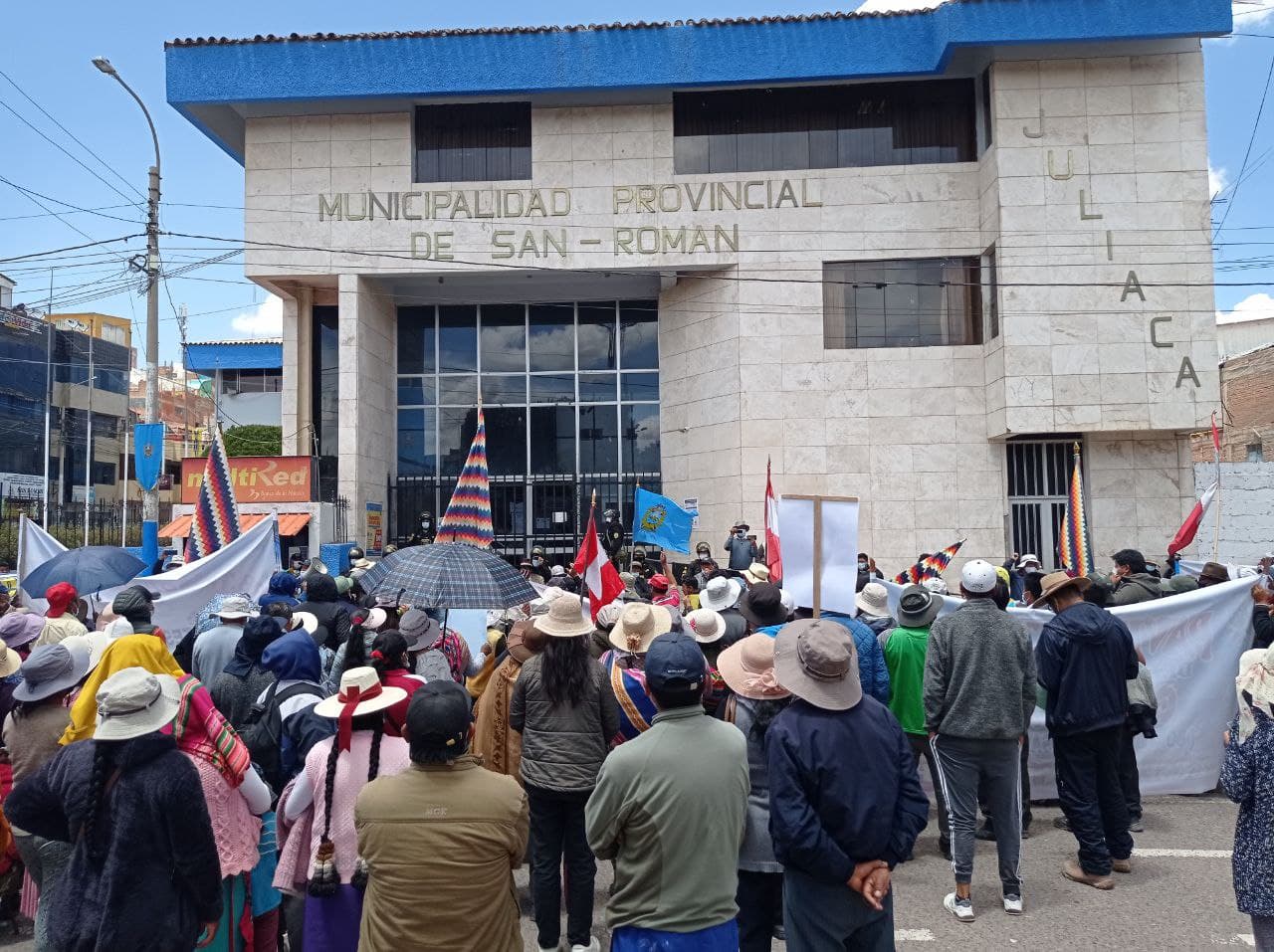 Urbanizaciones de Juliaca piden pavimentado de calles ante municipio de San Roman 04 l IRCS