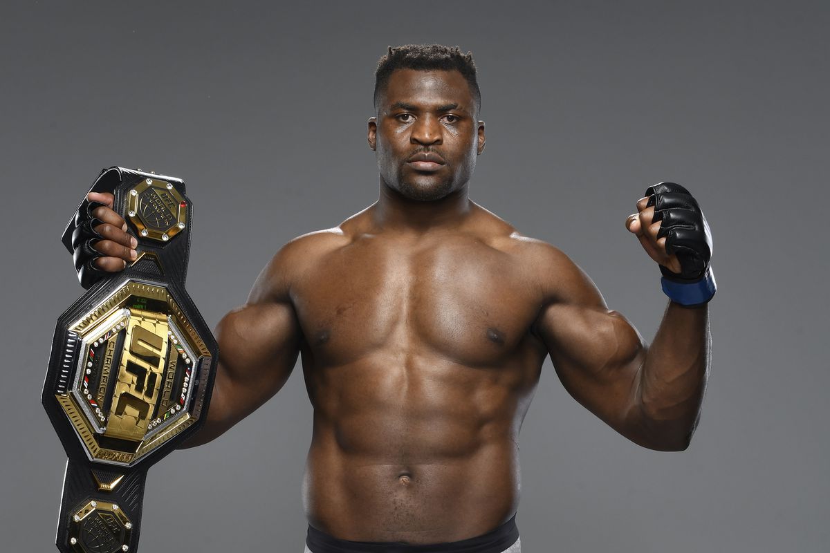 1641162922 Francis Ngannou quiere que el boxeo sea parte de su