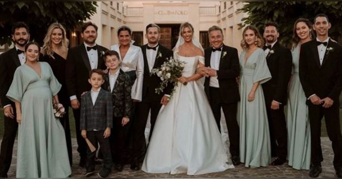 1641931080 Ricardo Montaner canto en la boda de su hijo Ricky