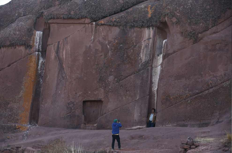 Aramu Muru Portal mistico interdimensional preincaico que atrae a turistas