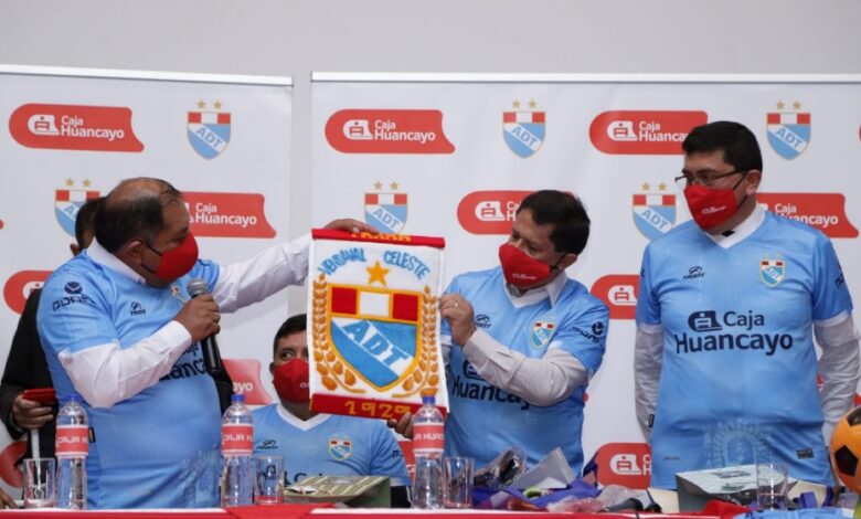 Caja huancayo acompana el regreso de la adt al futbol