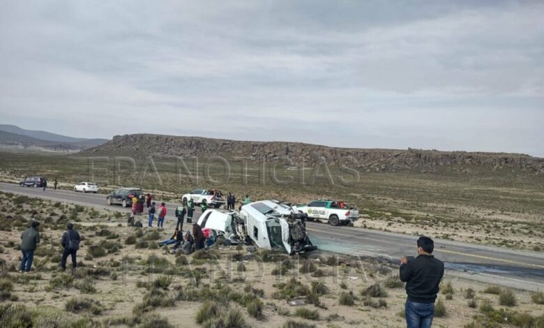 Cinco muertos en colision entre auto y minivan en ruta