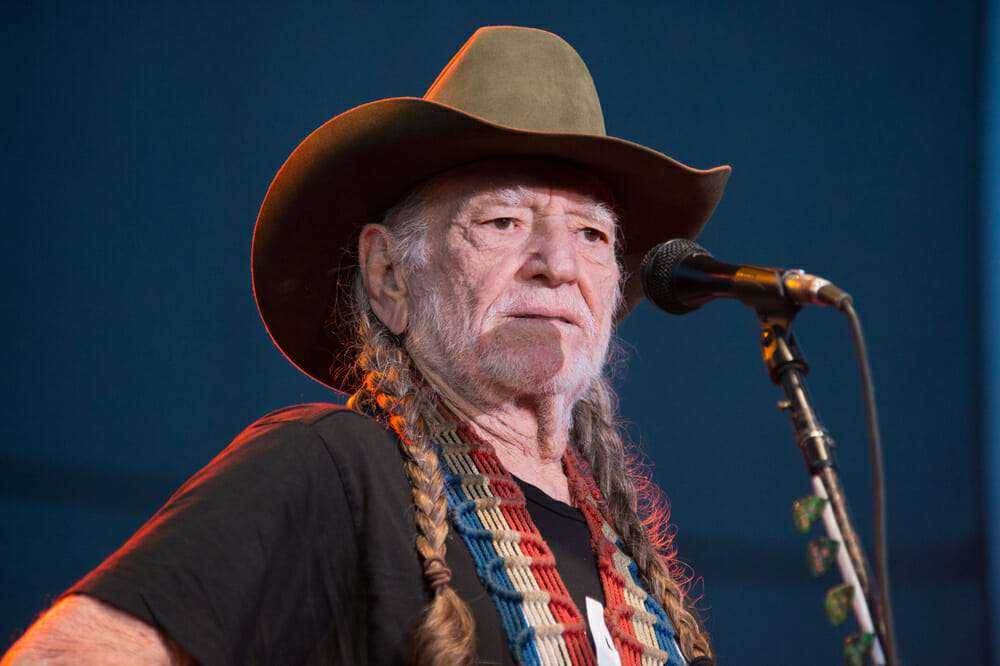 1653444692 975 willie nelson rescato 70 caballos de un matadero para dejarlos