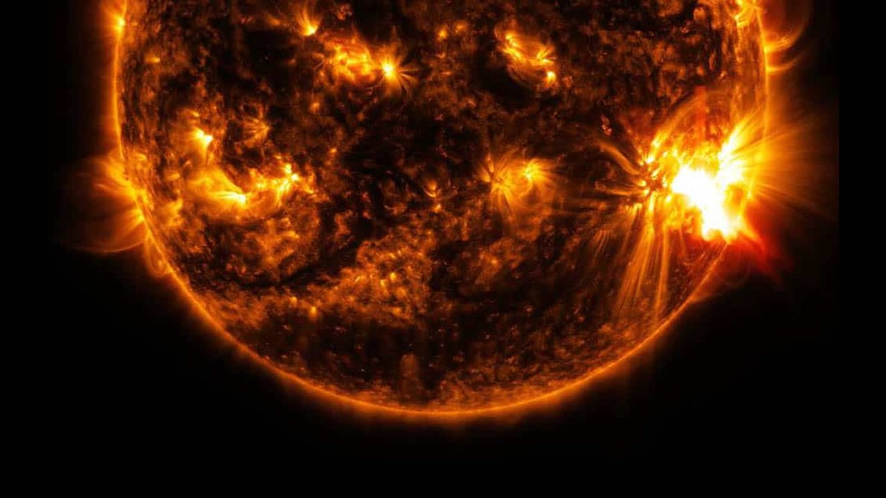 erupcion plasma oscuro sol direccion tierra portada