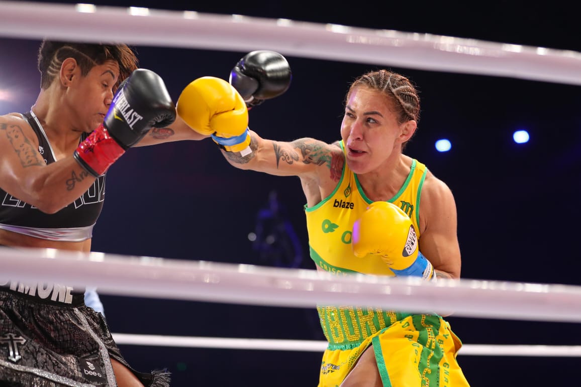 Cris Cyborg gana su debut en el boxeo en la