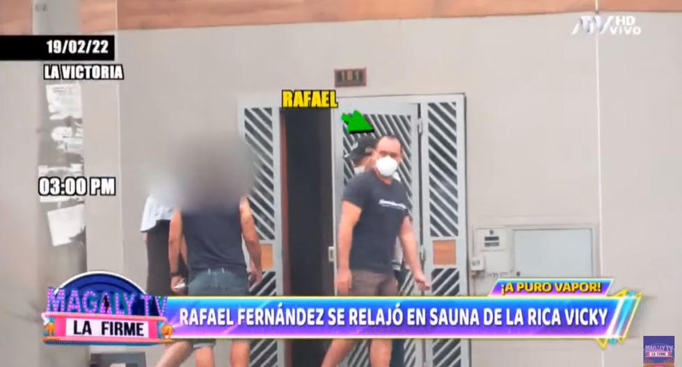 Fotografian a Rafael Fernandez en febrero saliendo de una sauna