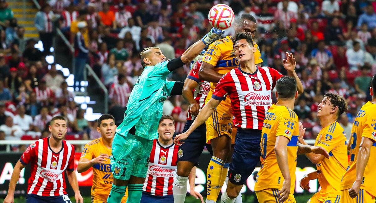 Ormeno fue titular en el caso de Chivas