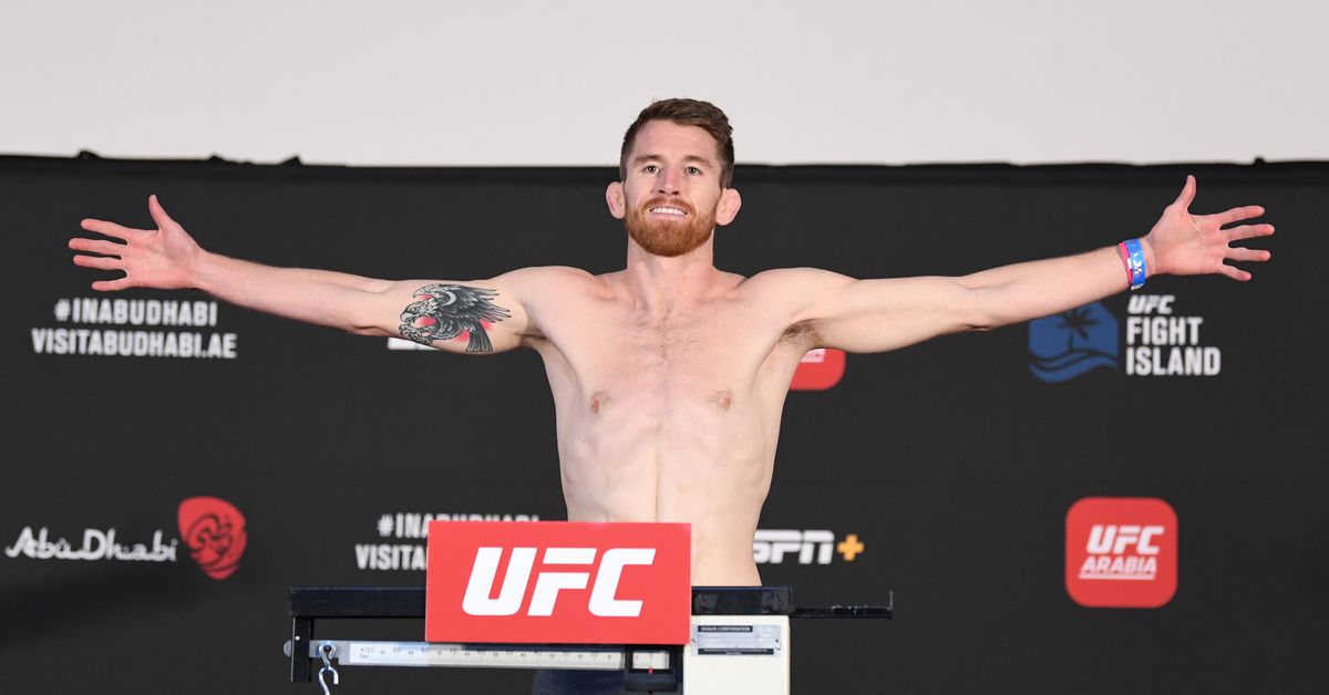 Pesaje de UFC Las Vegas 60 Sandhagen en buena posicion