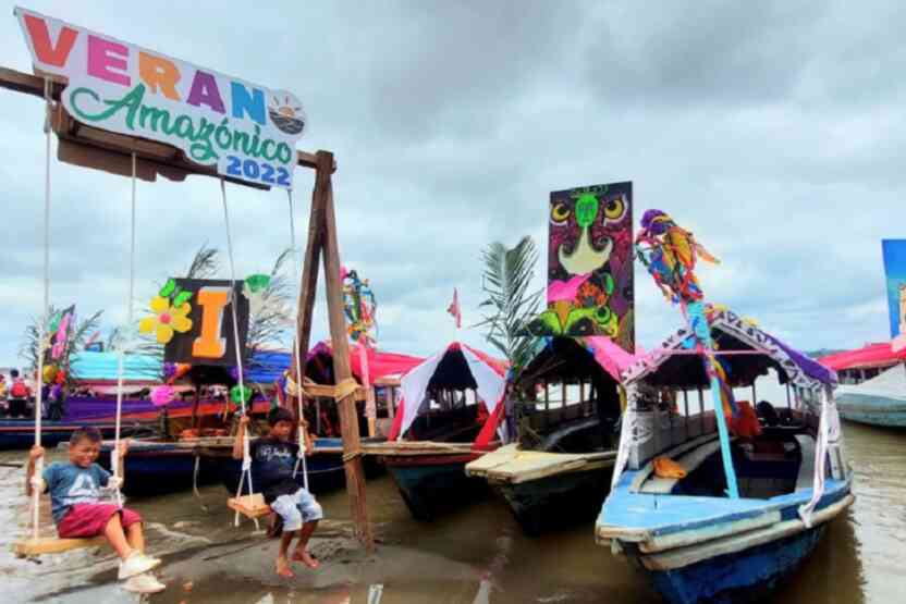 Verano amazonico en Loreto Realizan colorido desfile fluvial en el