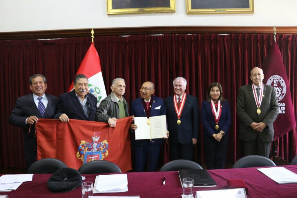 1666582143 296 uni otorga titulo de doctor honoris causa a ingeniero arequipeno