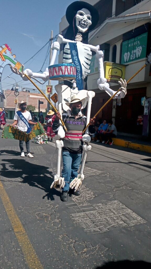 1668918102 690 mas de 2000 danzantes participaron en desfile 199 aniversario de