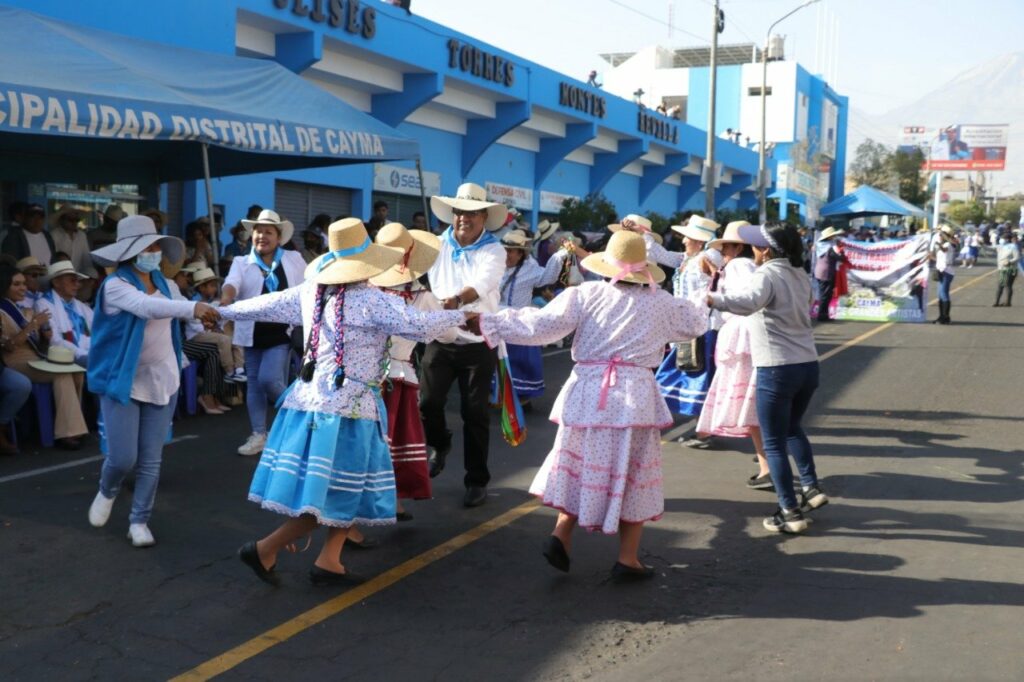 1668918104 39 mas de 2000 danzantes participaron en desfile 199 aniversario de