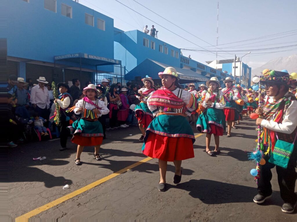 1668918105 27 mas de 2000 danzantes participaron en desfile 199 aniversario de