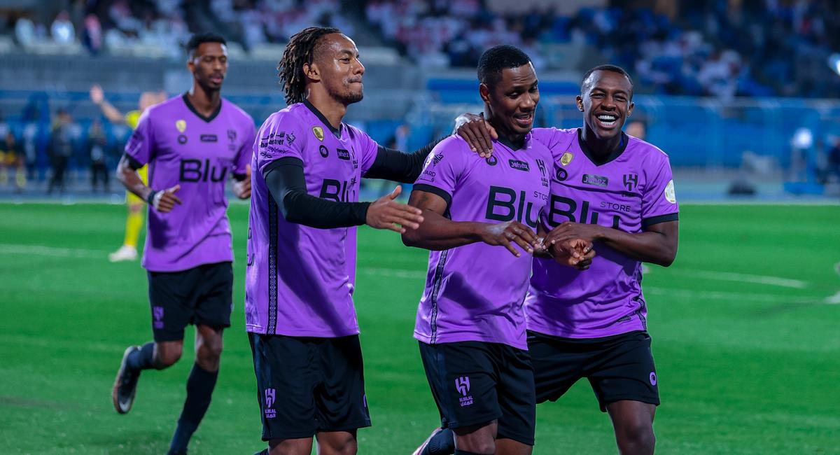 Andre Carrillo fue titular en el triunfo de Al Hilal