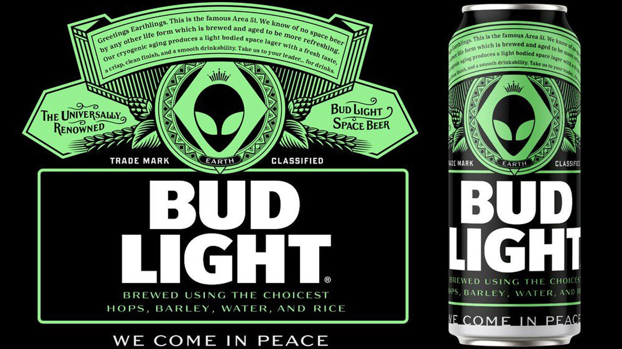 Bud Light ofrece cerveza gratis a cualquier extraterrestre que salga