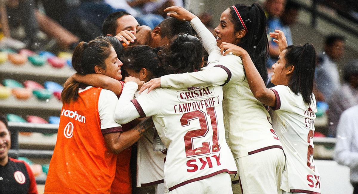 Universitario derroto a Municipal y lidera la liga femenina