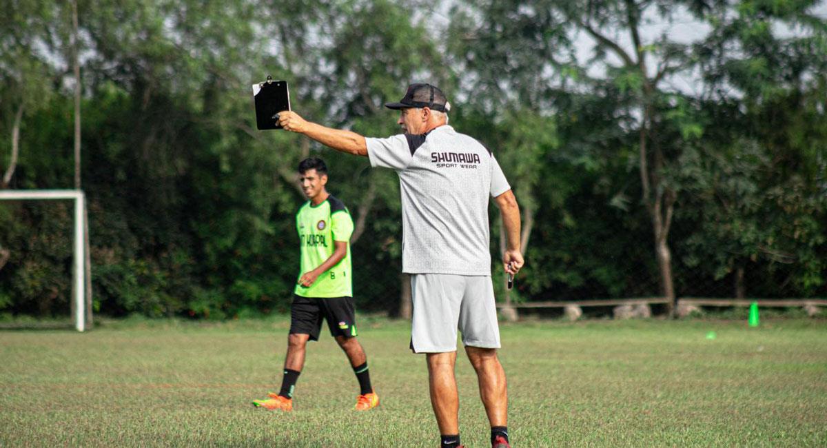 El nuevo entrenador de Cantolao tiene una trayectoria mas reciente